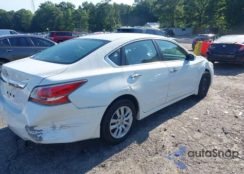2015 Nissan Altima 2.5 S из США, поврежденный, VIN 1N4AL3AP7FN388080